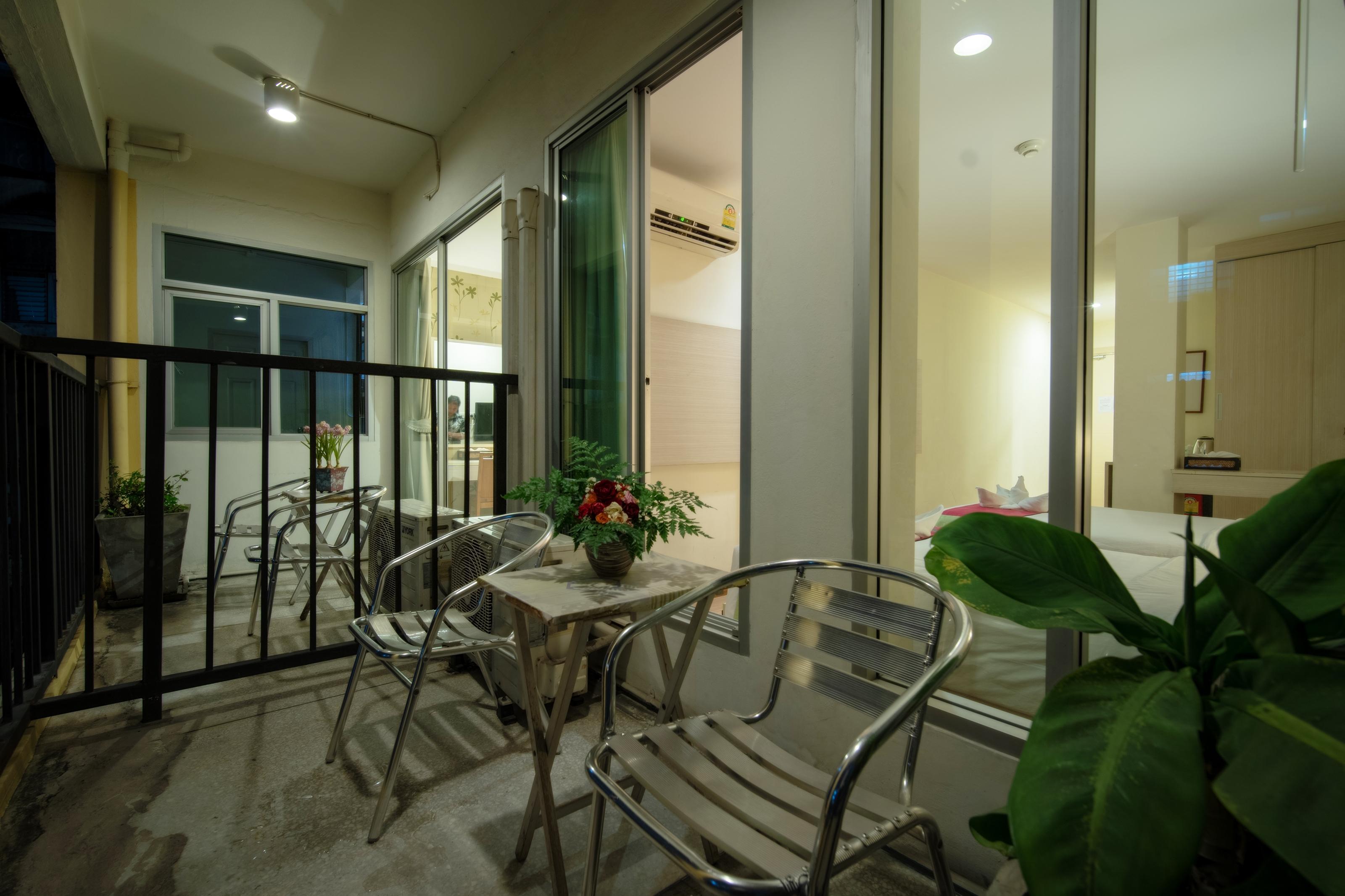 Villa Cha-Cha Khaosan Rambuttri Bangkok Buitenkant foto